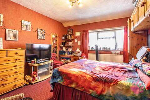 27 Ravel Road, Aveley, South Ockendon, RM15 4NP
