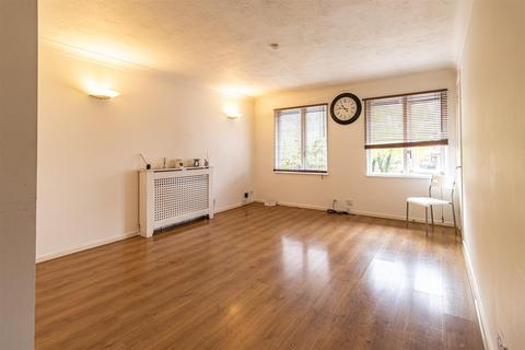 42 Brimfield Road, Purfleet, RM19 1RG