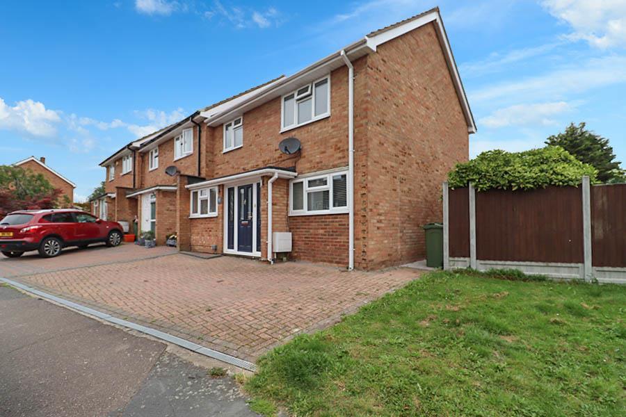 Curling Tye, Basildon SS14 4 bed end of terrace house £375,000