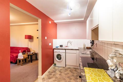 2 bedroom apartment for sale, Harrisons Wharf, Purfleet RM19