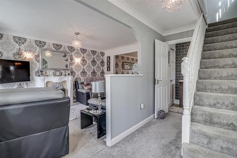 2 Bradbourne Way, Pitsea, Basildon, SS13 2DW