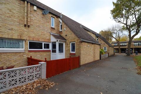 137 Moretons Court, Basildon, SS13 3LZ