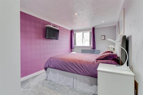 137 Moretons Court, Basildon, SS13 3LZ