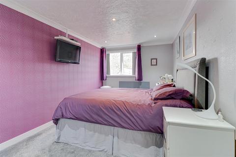 137 Moretons Court, Basildon, SS13 3LZ