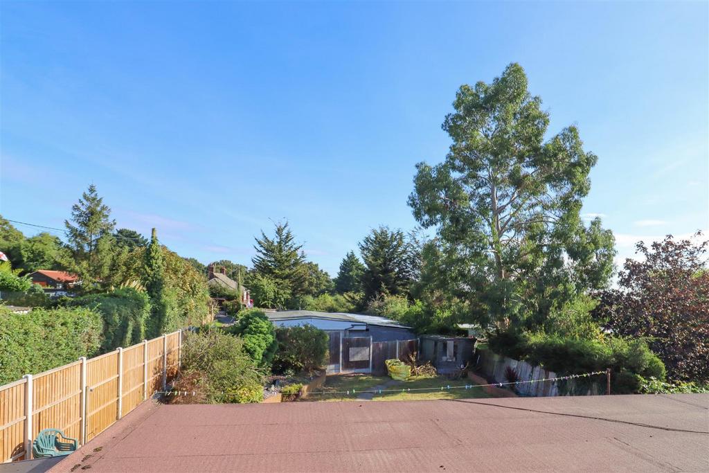 View To Further Garage &amp; Plot