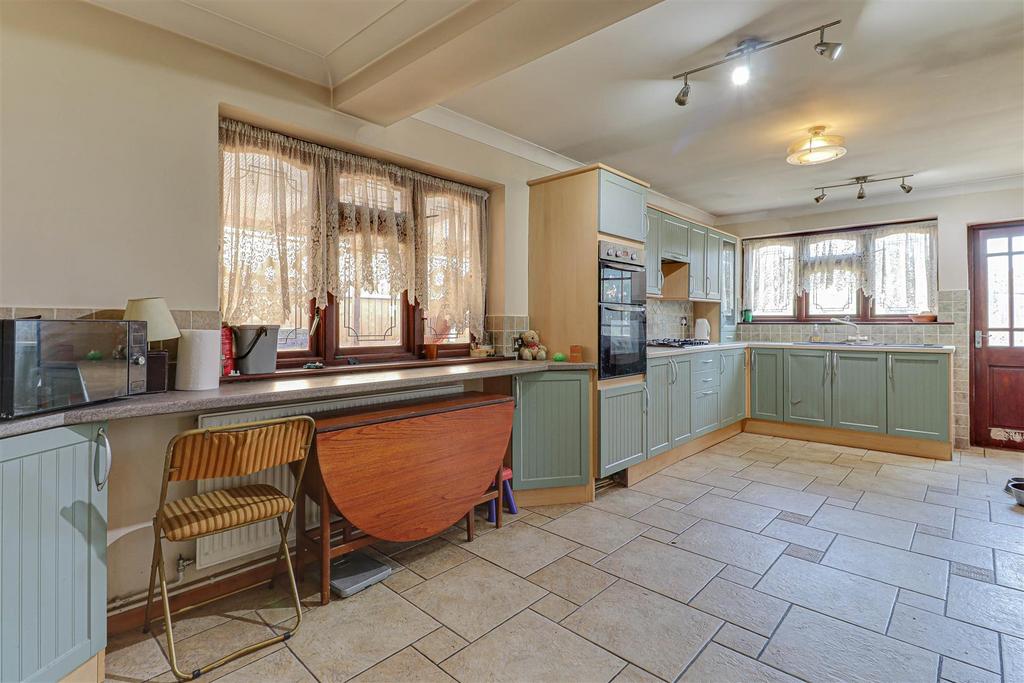 Kitchen/Breakfast Room