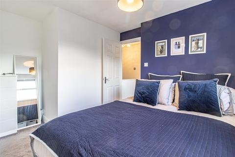 45 Oakley Close, Grays, RM20 4AN