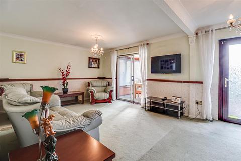 69 Ashfields, Pitsea, Basildon, SS13 1HS