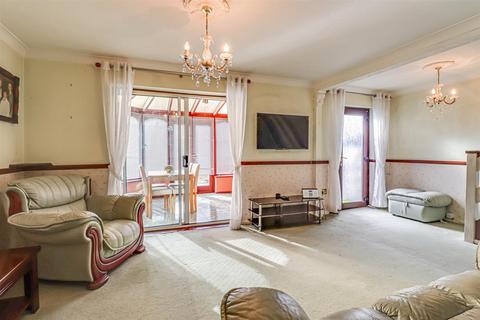69 Ashfields, Pitsea, Basildon, SS13 1HS