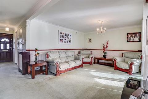 69 Ashfields, Pitsea, Basildon, SS13 1HS