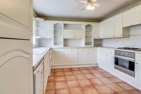 69 Ashfields, Pitsea, Basildon, SS13 1HS