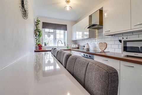 21 Bishops Close, Basildon, SS13 1EJ