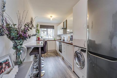 21 Bishops Close, Basildon, SS13 1EJ