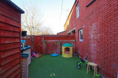 19 Helpeston, Basildon, SS14 1NR
