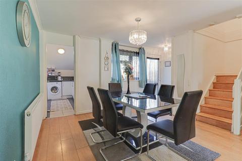 119 Beambridge Court, Basildon, SS13 3NG
