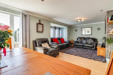 24 Beeleigh West, Basildon, SS14 2RT