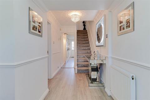 25 Clickett End, Basildon, SS14 1NG