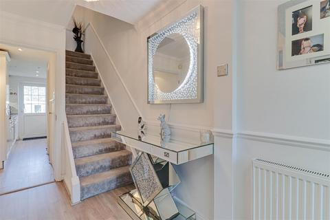 25 Clickett End, Basildon, SS14 1NG