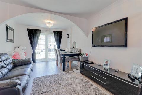 25 Clickett End, Basildon, SS14 1NG
