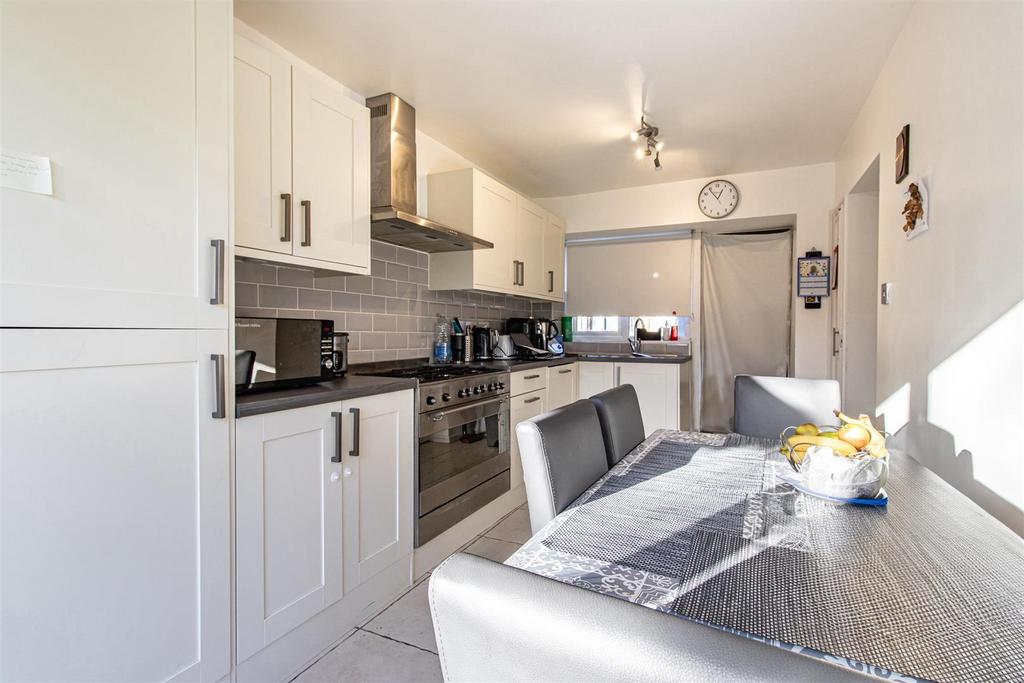 Matching Green, Basildon SS14 2 bed terraced house £325,000