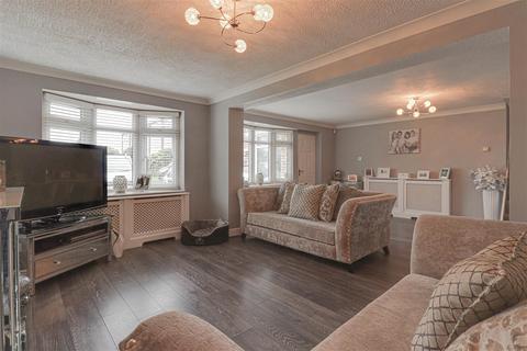 12 Feering Road, Billericay, CM11 2DR
