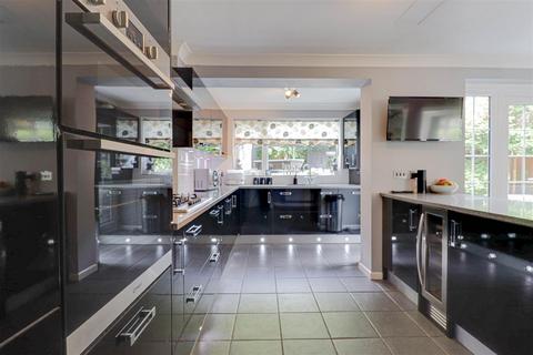 12 Feering Road, Billericay, CM11 2DR