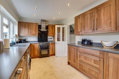 20 Dacre Crescent, Aveley, South Ockendon, RM15 4TP