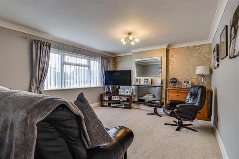 20 Dacre Crescent, Aveley, South Ockendon, RM15 4TP