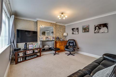 20 Dacre Crescent, Aveley, South Ockendon, RM15 4TP