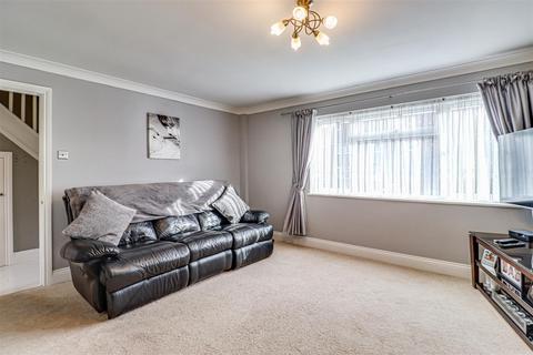 20 Dacre Crescent, Aveley, South Ockendon, RM15 4TP