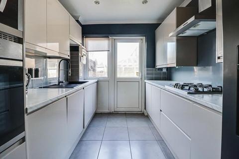 12 Bretons, Basildon, SS15 5BY