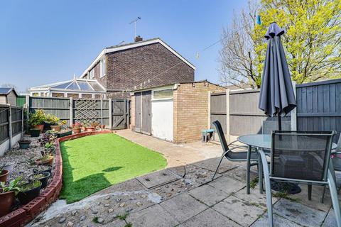 12 Bretons, Basildon, SS15 5BY