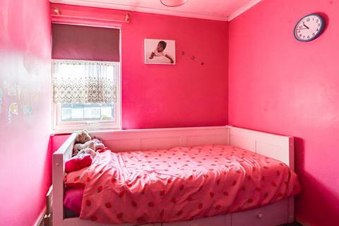 12 Bretons, Basildon, SS15 5BY