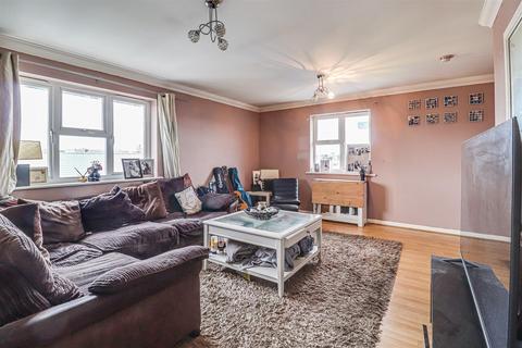 2 bedroom apartment for sale - Swan Lane, Wickford SS11