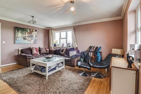 2 bedroom apartment for sale, Swan Lane, Wickford SS11