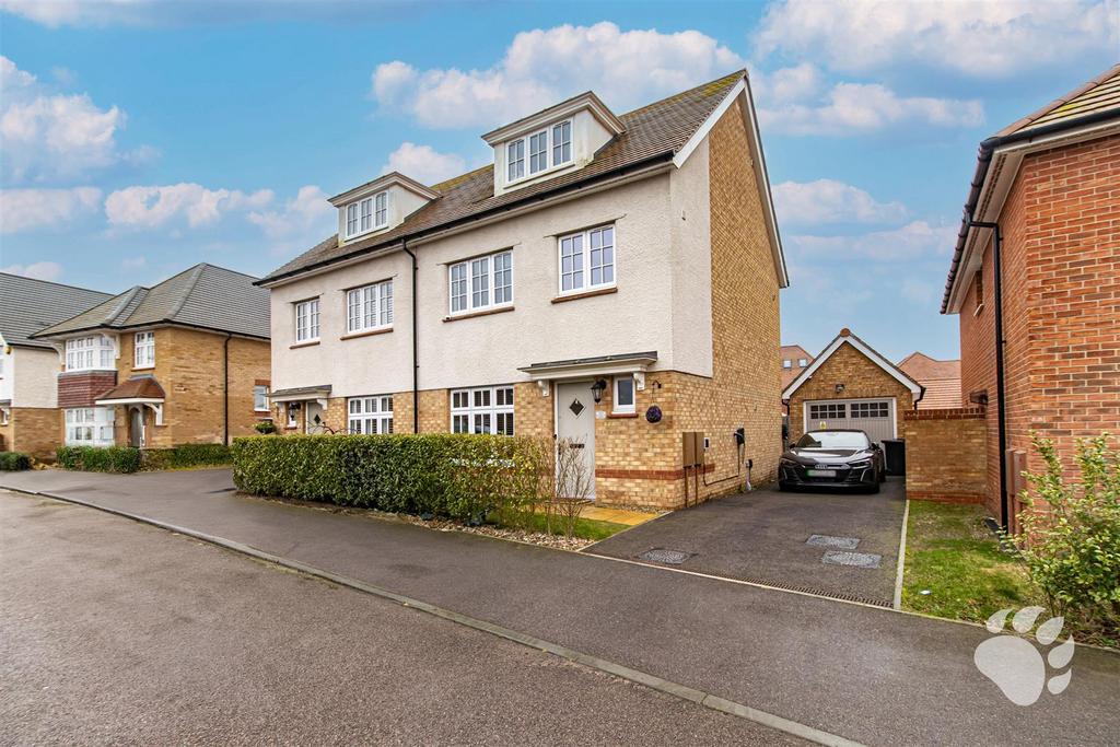 Dixon Road, Basildon SS16 4 bed semidetached house for sale £525,000