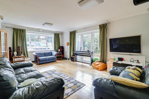 68 Collingwood Road, Basildon, SS16 4BL