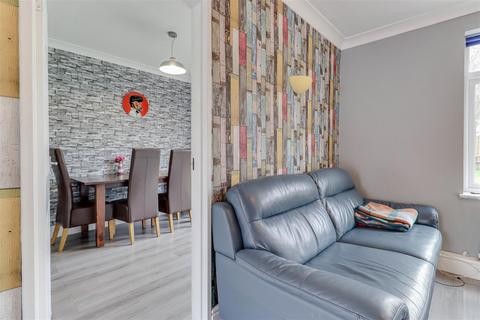 21 Grimston Road, Basildon, SS14 3NQ