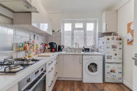 21 Grimston Road, Basildon, SS14 3NQ