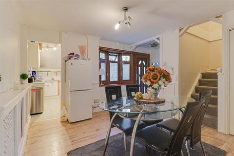 107 Beambridge Court, Basildon, SS13 3NG