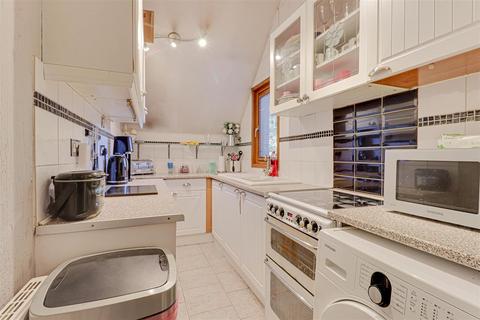 107 Beambridge Court, Basildon, SS13 3NG