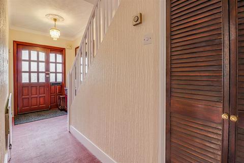 34 Woodlands Avenue, Romford, RM6 6EA