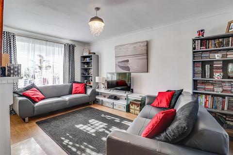 14 Hockley Green, Basildon, SS14 1RH