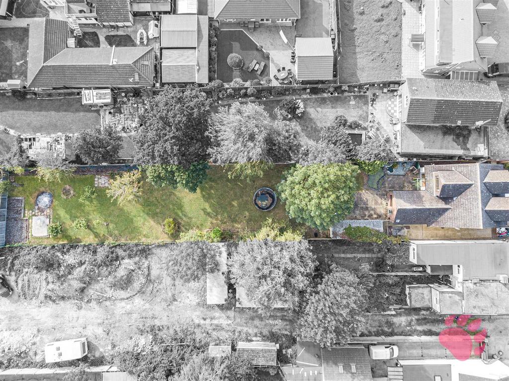 Pound Lane, Basildon SS13 3 bed detached house for sale £499,995