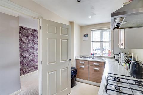 80 Beeston Courts, Laindon, Basildon, SS15 5FP