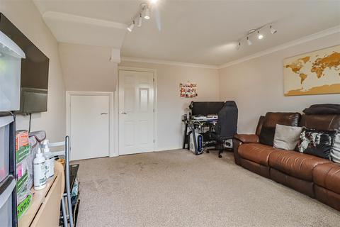 80 Beeston Courts, Laindon, Basildon, SS15 5FP