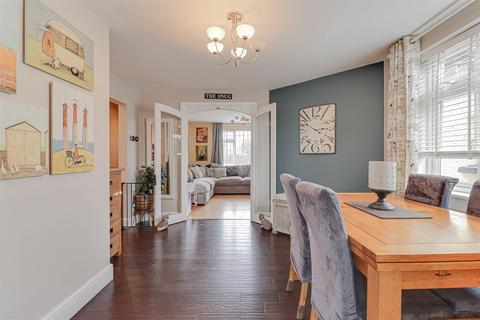 40 Berry Lane, Langdon Hills, Basildon, SS16 6AY
