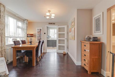 40 Berry Lane, Langdon Hills, Basildon, SS16 6AY