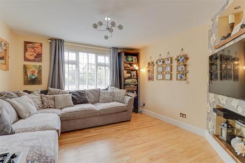 40 Berry Lane, Langdon Hills, Basildon, SS16 6AY