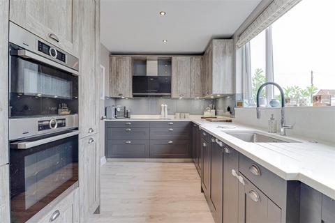 40 Berry Lane, Langdon Hills, Basildon, SS16 6AY